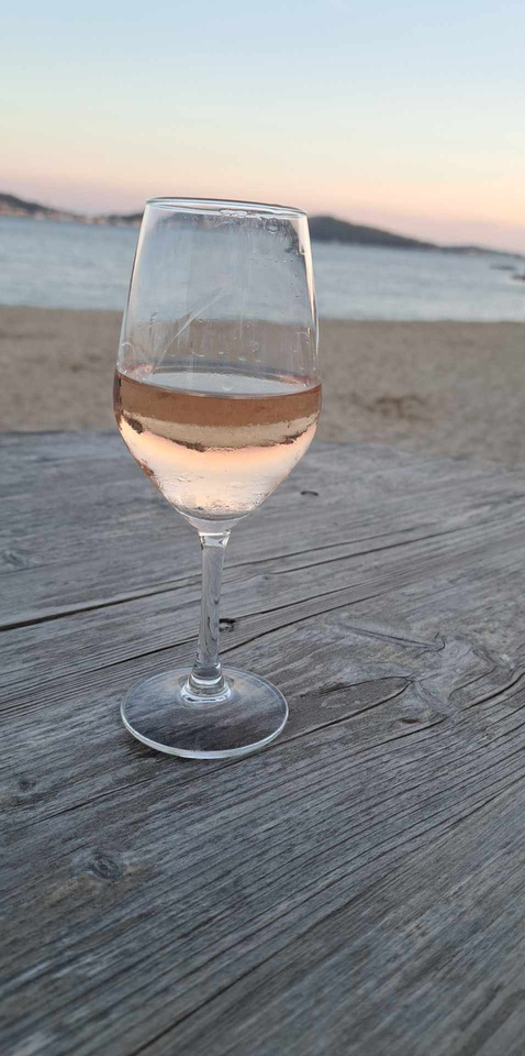 Faites des bénéfices en sirotant un verre de rosé.